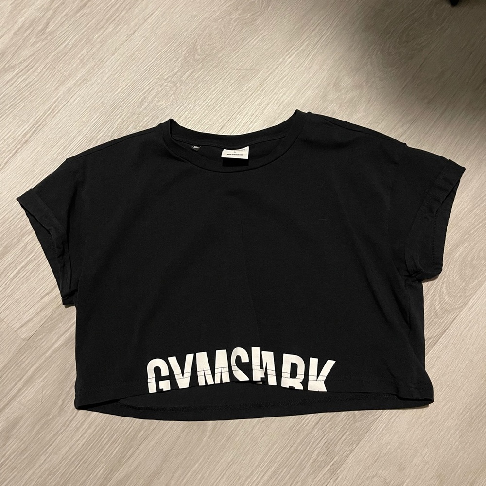 Cropped workout tee
